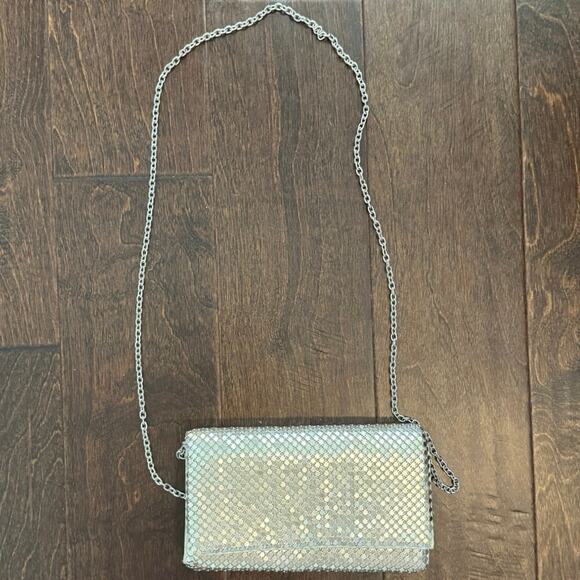 Jessica McClintock Evening Clutch purse gold silver crossbody over shoulder - Picture 5 of 6